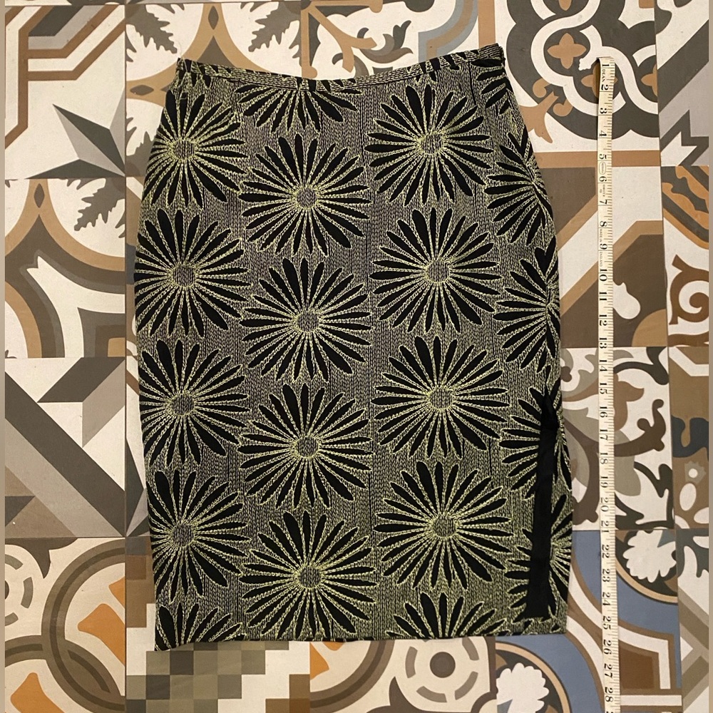 Ladies TOCCA Floral Embroidered Skirt